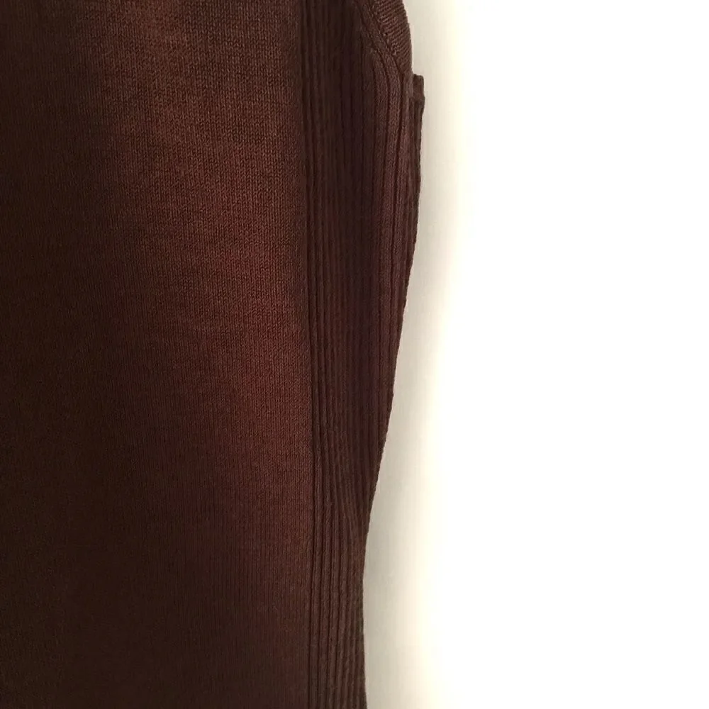 Finity Basic Top in Brown Size L - Picture 6 of 7